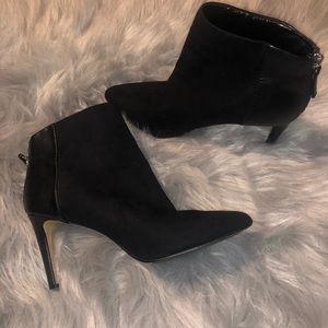 Express Ankle Booties Suede Black Size 8 EUC